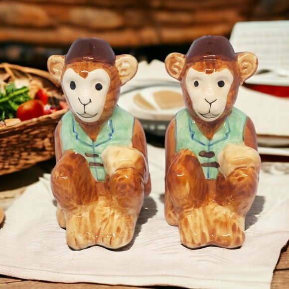 Twin Monkeys Salt & Pepper Shakers - Ceramic - Hand Painted - Picture 1 of 6
